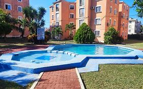 Cancun Property 6 personas